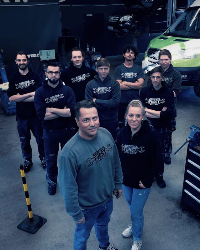 Frohe Ostern 🐇 und einen entspannten Carfreitag wünscht euch #teamfürst #schonungen #carfreitag #werkstatt #ostern #autosbrauchenliebe #handwerkskammer
